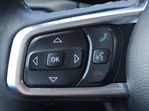 Used 2025 Jeep Wrangler Unlimited Sahara AWD/4WD image 13