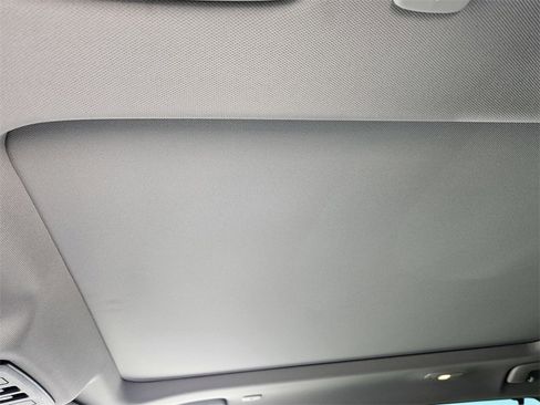 Used 2023 Nissan Rogue SV w/ SV Premium B Package image 23