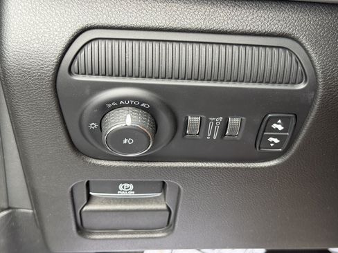 Used 2022 Jeep Wagoneer Series III w/ Flexible Seating Group AWD/4WD image 41