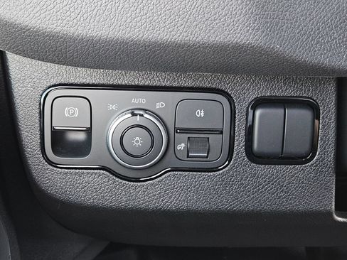 New 2024 Mercedes-Benz eSprinter 170 Cargo image 25