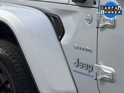 Used 2024 Jeep Wrangler Unlimited Sahara AWD/4WD image 30