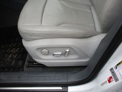 Used 2017 Audi Q5 2.0T Premium Plus w/ Technology Package image 10