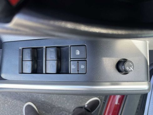 Used 2023 Toyota Highlander LE image 15