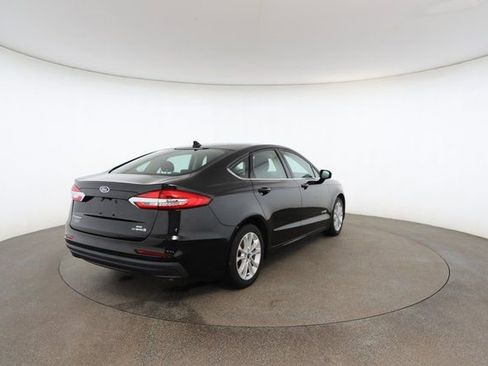 Used 2019 Ford Fusion SE image 17