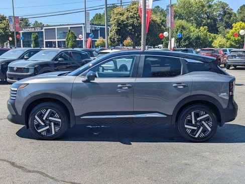 Certified 2025 Nissan Kicks SV FWD image 4