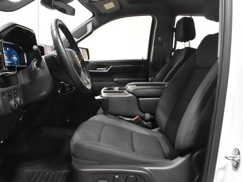 Used 2023 Chevrolet Silverado 1500 LT AWD/4WD image 8