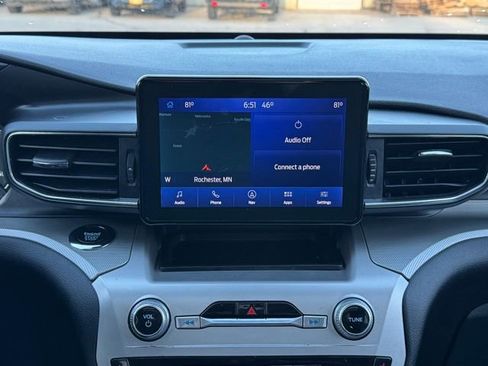 Certified 2022 Ford Explorer XLT w/ Equipment Group 202A AWD/4WD image 3