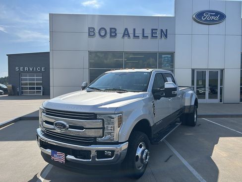 Used 2018 Ford F350 Lariat w/ Lariat Value Package AWD/4WD image 1
