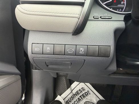 Used 2020 Toyota Camry XLE FWD image 23