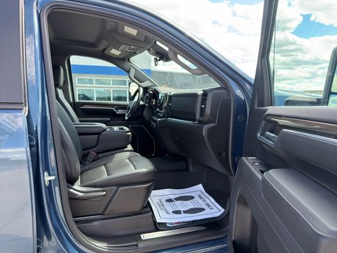 Used 2025 Chevrolet Silverado 2500 LT AWD/4WD image 22