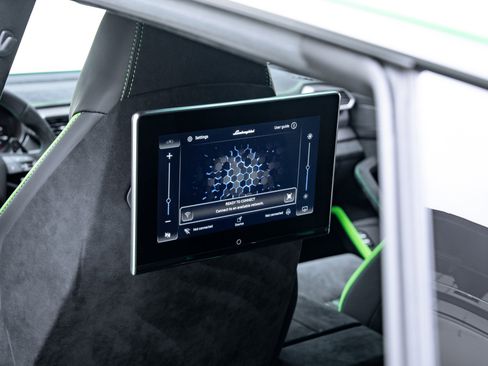 Used 2023 Lamborghini Urus Performante image 43