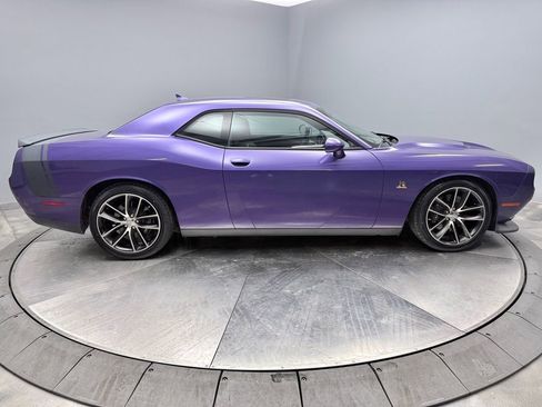 Used 2016 Dodge Challenger R/T Scat Pack w/ Leather Interior Group image 4