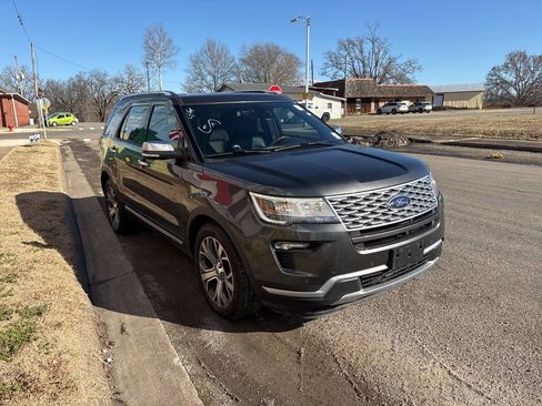 Used 2019 Ford Explorer Platinum image 8