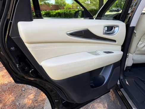 Used 2019 INFINITI QX60 Luxe w/ Essential Package FWD image 13