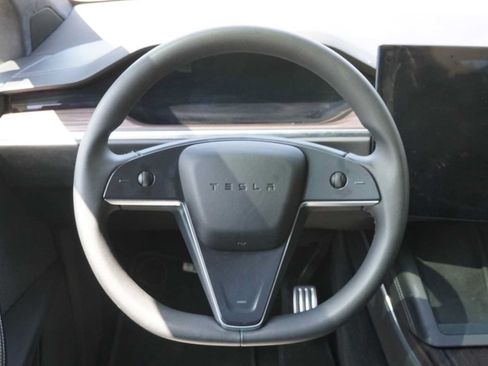 Used 2024 Tesla Model X AWD/4WD image 10