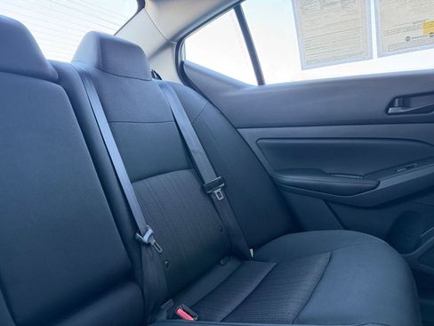 Used 2025 Nissan Altima 2.5 SV FWD image 37