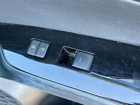 Used 2022 Toyota Prius Prime Limited image 22