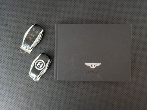 Used 2024 Bentley Flying Spur V8 AWD/4WD image 21