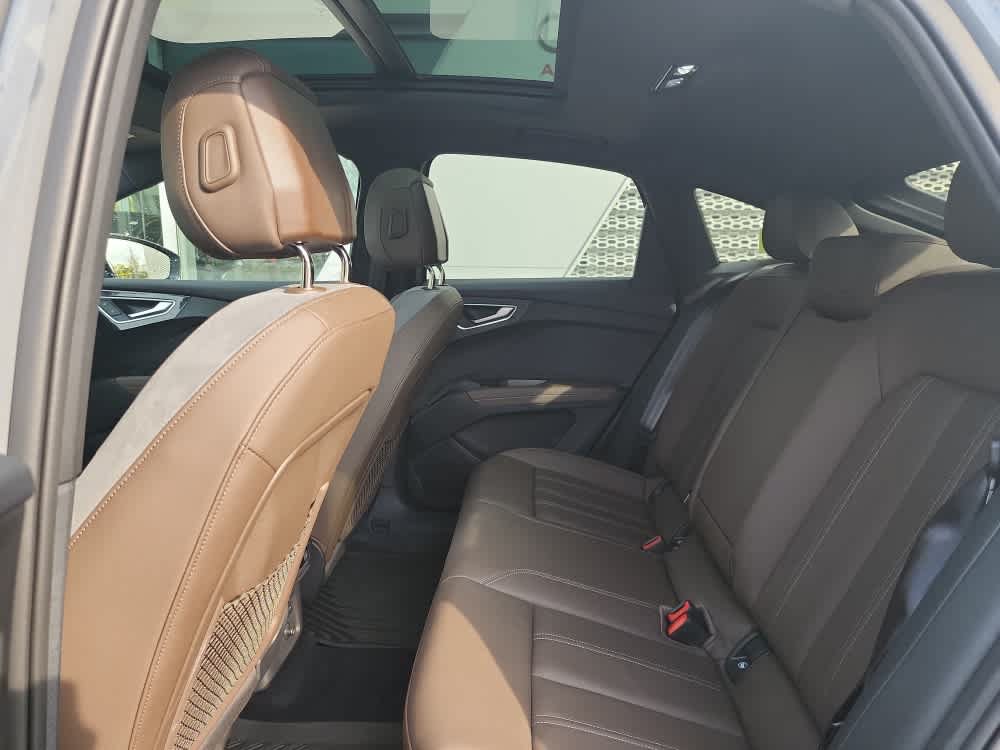 Used 2024 Audi Q4 e-tron Prestige AWD/4WD image 10