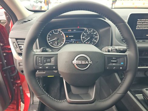 Used 2026 Nissan Rogue SV image 8