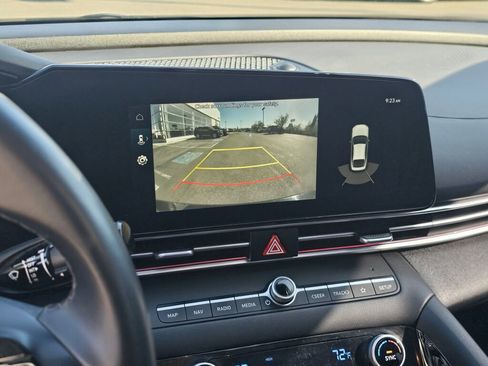 Used 2023 Hyundai Elantra Limited image 36