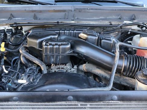 Used 2015 Ford F250 XLT w/ FX4 Off-Road Package image 38