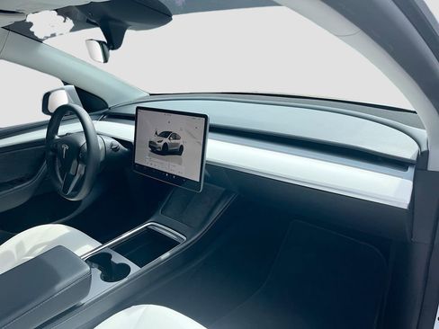 Used 2024 Tesla Model Y Performance AWD/4WD image 28