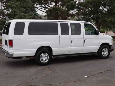Used 2010 Ford E-350 and Econoline 350 XLT RWD image 4