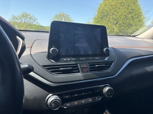 Used 2022 Nissan Altima 2.5 SR w/ Midnight Edition Package image 11