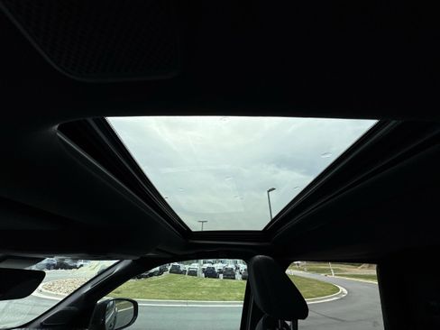 Used 2024 Toyota Tacoma TRD Off-Road w/ TRD Off Road Upgrade Package image 25