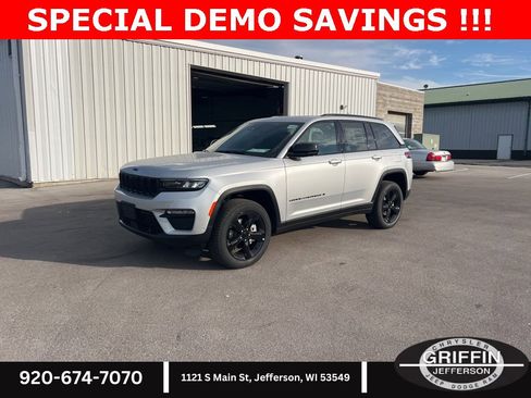 New 2025 Jeep Grand Cherokee Limited w/ Luxury Tech Group II image 2