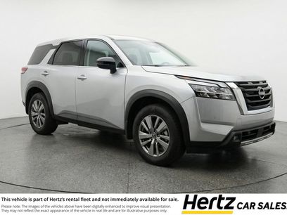 Used 2025 Nissan Pathfinder SV