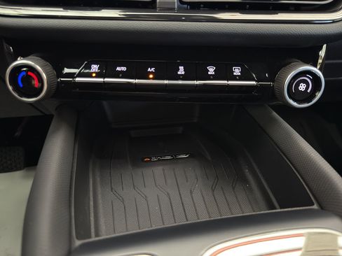 New 2026 Chevrolet Equinox EV RS image 30