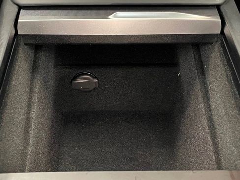 Used 2024 Tesla Model 3 image 44