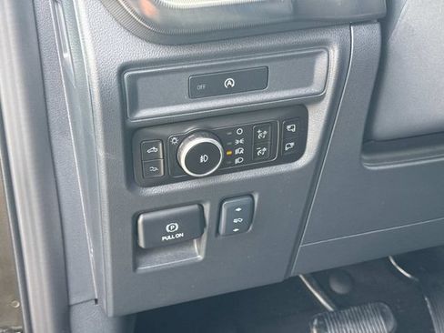 Used 2025 Ford F150 Raptor AWD/4WD image 35