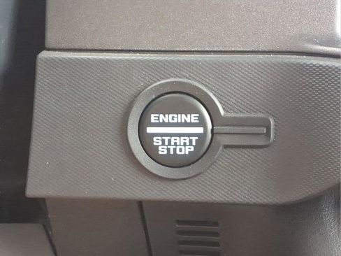 Used 2024 Ford Bronco Badlands image 11