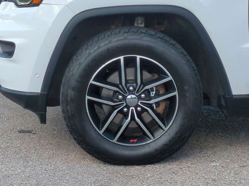 Used 2017 Jeep Grand Cherokee Trailhawk w/ Trailhawk Luxury Group image 14