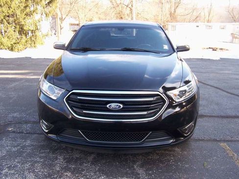 Used 2016 Ford Taurus Limited image 2