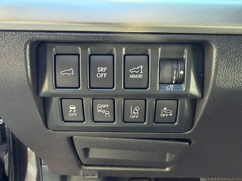 Used 2016 Subaru Outback 3.6R Limited AWD/4WD image 24