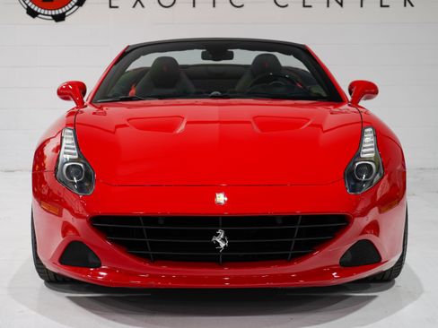 Used 2017 Ferrari California T RWD image 5