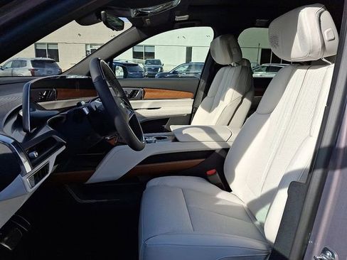 New 2026 Cadillac Vistiq Luxury image 8