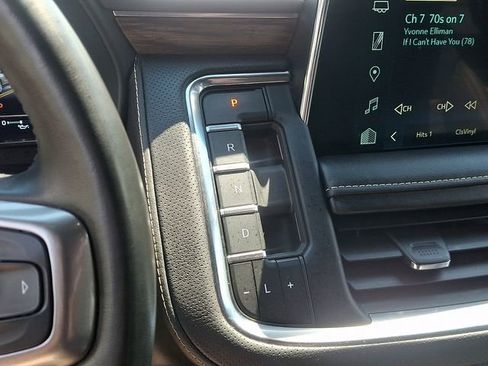Used 2024 Chevrolet Tahoe Premier AWD/4WD image 17