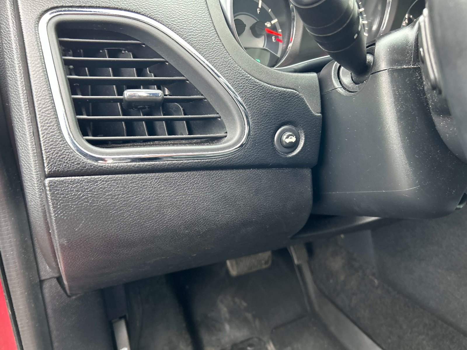 Used 2013 Chrysler 200 Limited w/ Sun/Sound Group FWD image 21