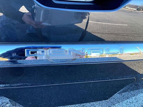 Used 2020 GMC Acadia Denali w/ Technology Package image 26