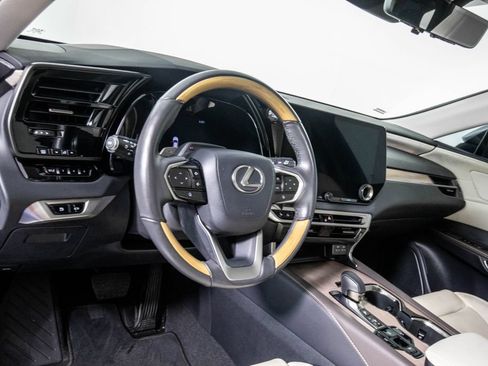 Used 2024 Lexus RX 350 FWD w/ Convenience Package image 18