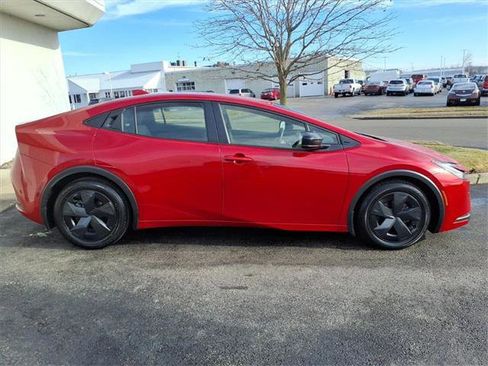 Certified 2023 Toyota Prius LE image 21