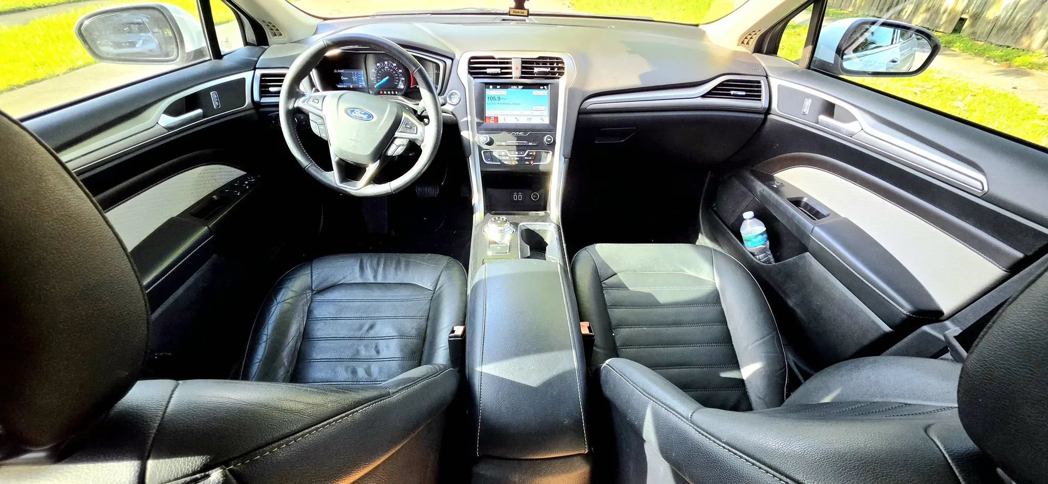 Used 2019 Ford Fusion SE w/ Equipment Group 151A FWD image 4