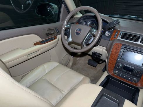 Used 2007 GMC Yukon SLT w/ SLT Preferred Equipment Group image 19