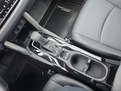 Used 2025 Toyota Corolla Cross XLE w/ Convenience Package image 25