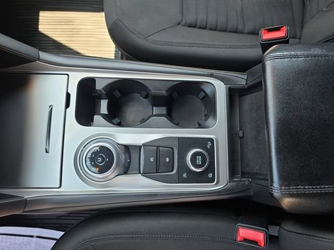 Used 2020 Ford Explorer XLT AWD/4WD image 22